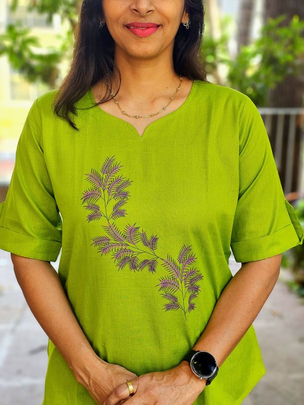 Silver Oak Elegance - Parrot Green - Image 5